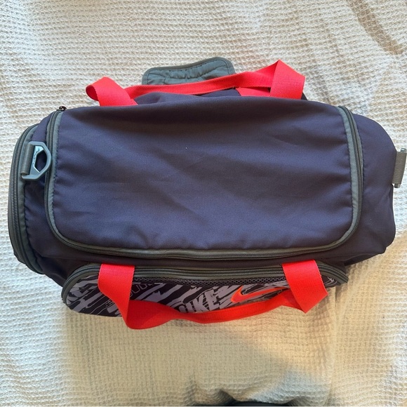 Nike Team Training Max Air Sports Gym bag Tote duffel bag pink purple grey - Picture 3 of 9